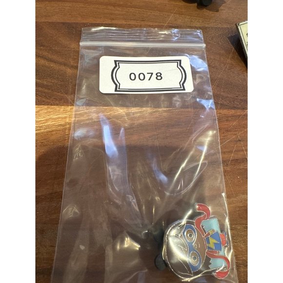 Disney Ms Marvel Pin Mickey Trading Pin Authentic Kawaii Art Mystery One Family - Picture 4 of 4